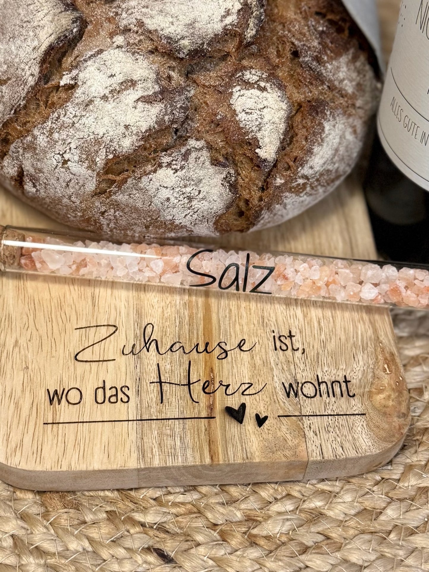 Einzugsgeschenk-Set „Brot, Salz & Wein“ – Humorvoll & stilvoll verschenken!